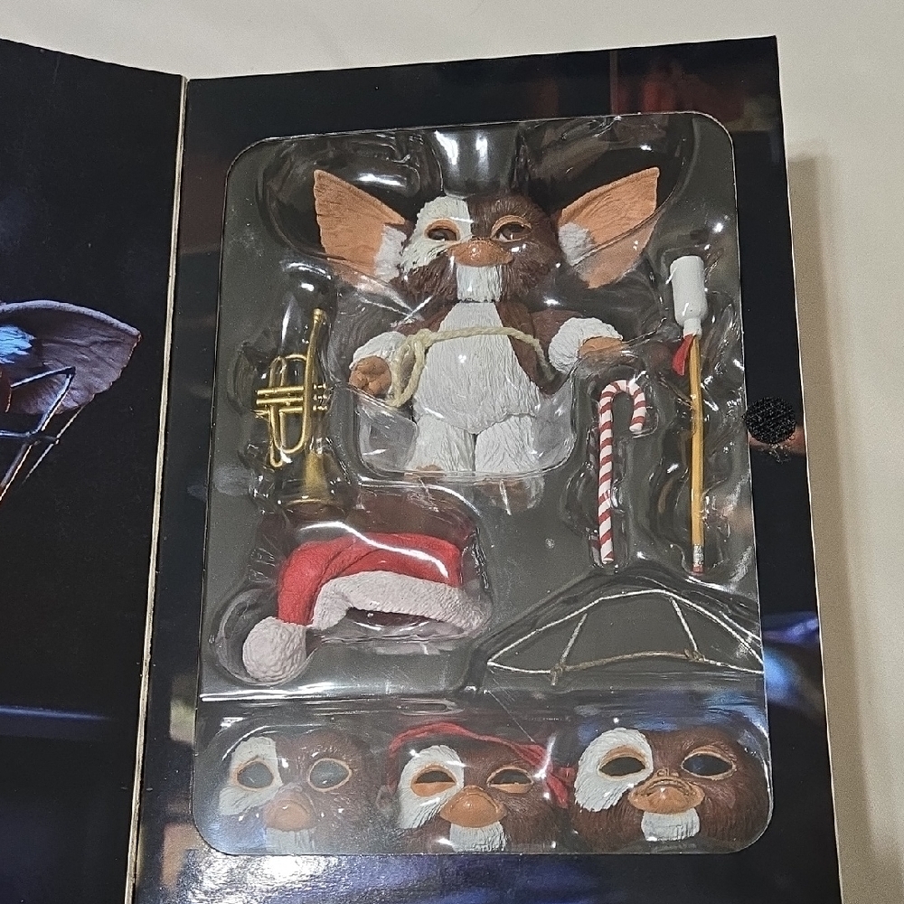 Gizmo Action Figure Playset - Brown and White